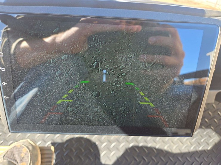 2024-gussi-italia-vivid-ev-peak-4f-lithium-golf-cart-image-21