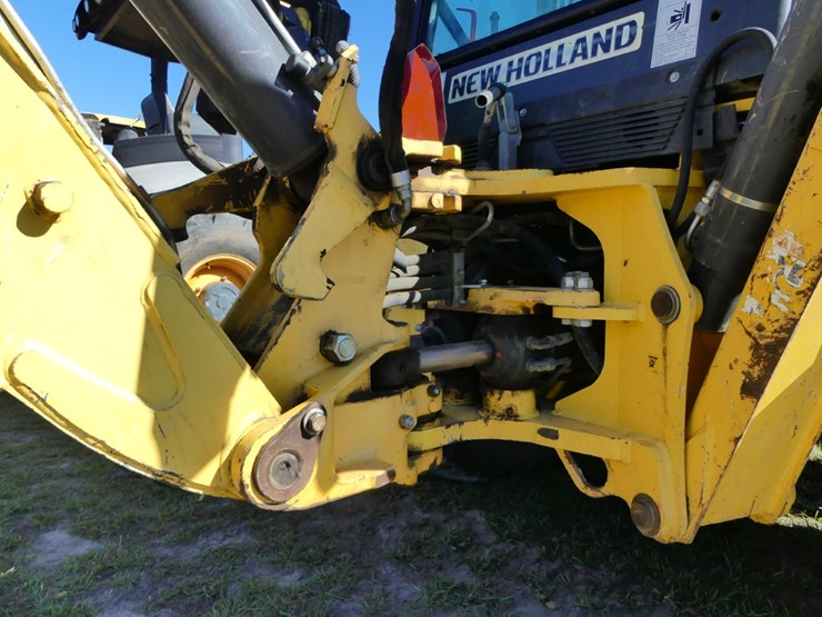 new-holland-b95c-image-9