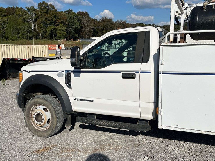 2017-ford-f550-xl-image-19