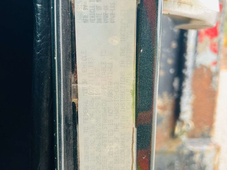 1999-freightliner-tri-axle-dump-truck-image-98