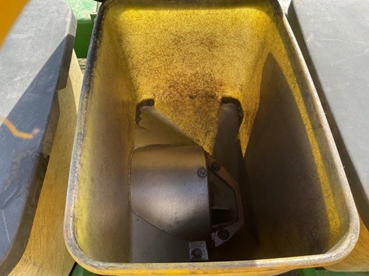 #52-•-1974-john-deere-p7100-planter-image-8