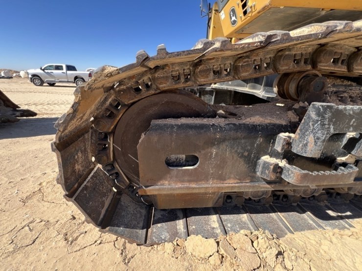 2019-deere-670g-lc-image-21