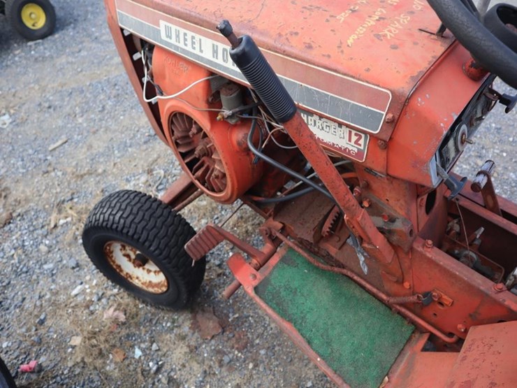 wheel-horse-lawn-&-garden-tractor-image-12