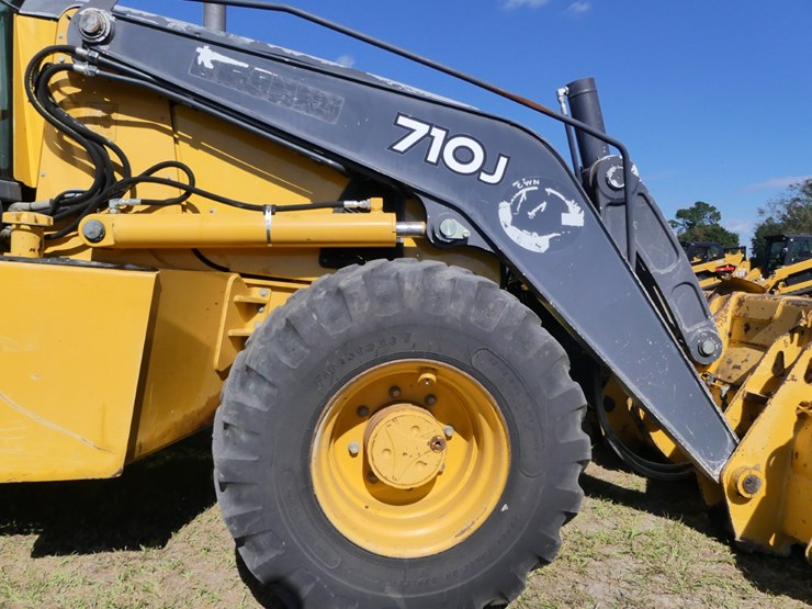deere-710j-image-11