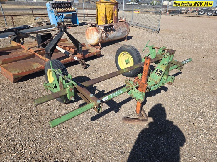john-deere-569-image-1