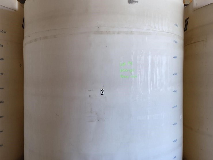 poly-tank-6000-gallon-image-1