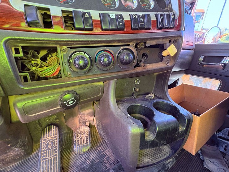 2007-kenworth-t800-image-72