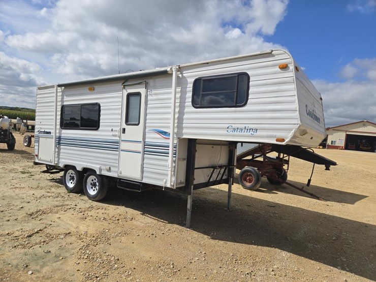 #5820-•-1997-coachmen-catalina-5th-wheel-camper-image-1