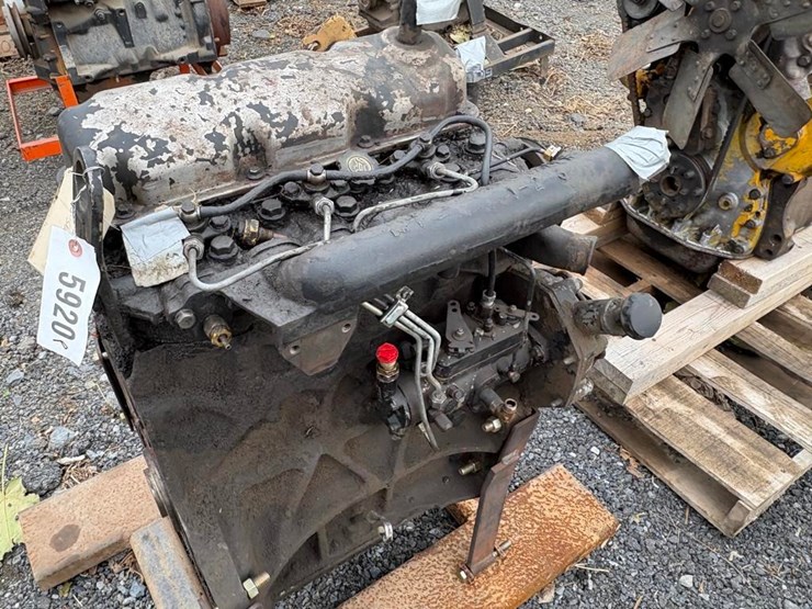 new-holland-l783-image-3