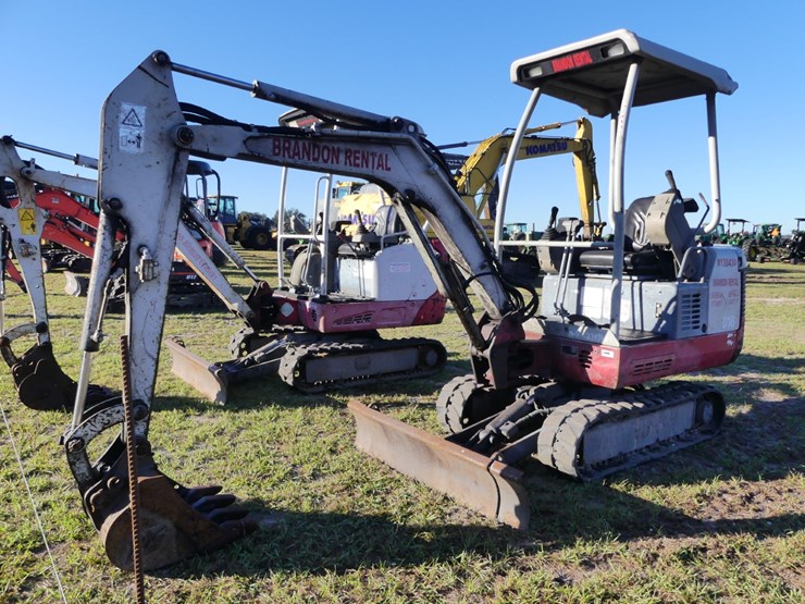 takeuchi-tb016-image-1