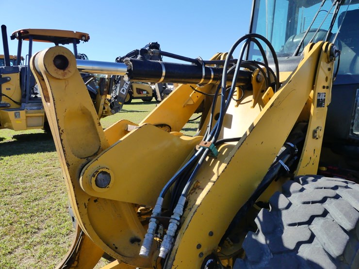 2018-caterpillar-906m-image-12