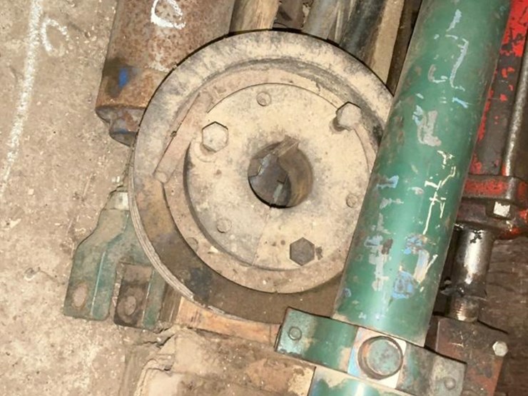 #760-•-pulleys,-cylinders,-and-assorted-parts-image-9