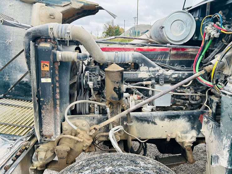 1999-freightliner-tri-axle-dump-truck-image-30