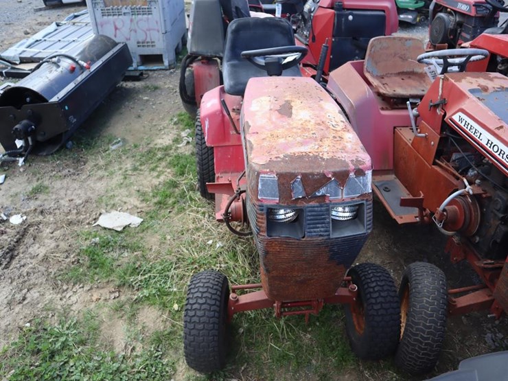 wheel-horse-lawn-&-garden-tractor-image-3