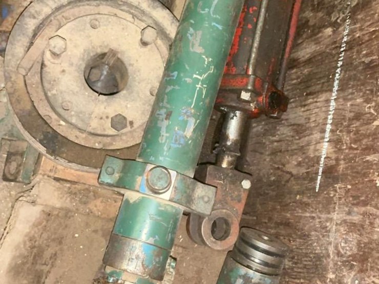 #760-•-pulleys,-cylinders,-and-assorted-parts-image-8