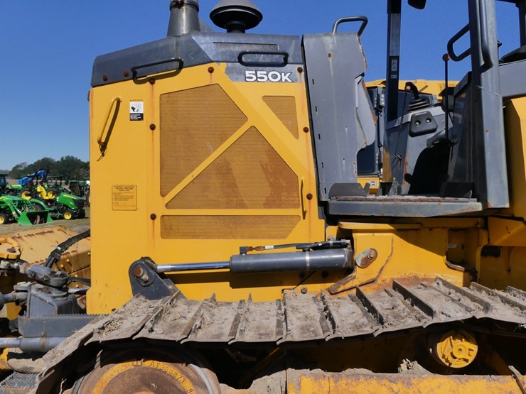 2019-deere-550k-image-7