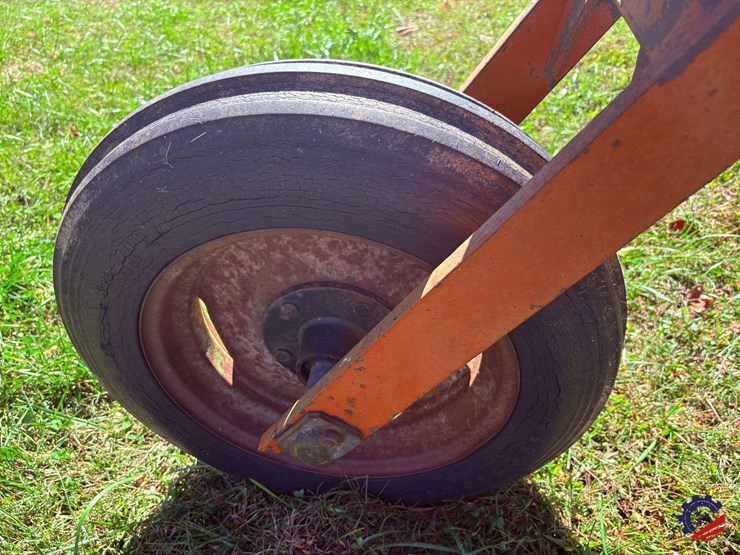 enoagricola-rossi-rt7-9-9-wheel-hay-rake-image-8