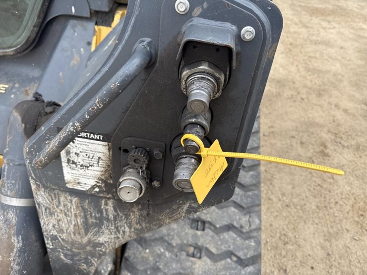 2019-deere-331g-image-25
