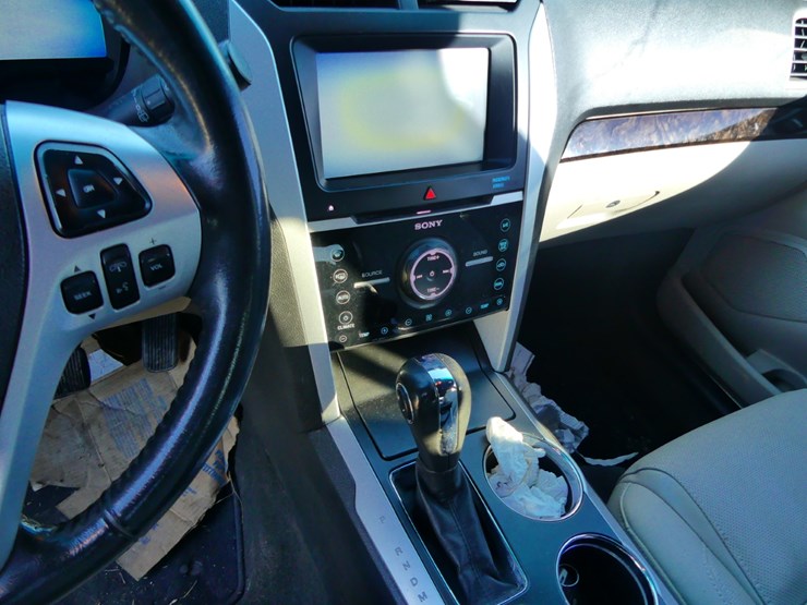 2012-ford-explorer-image-13