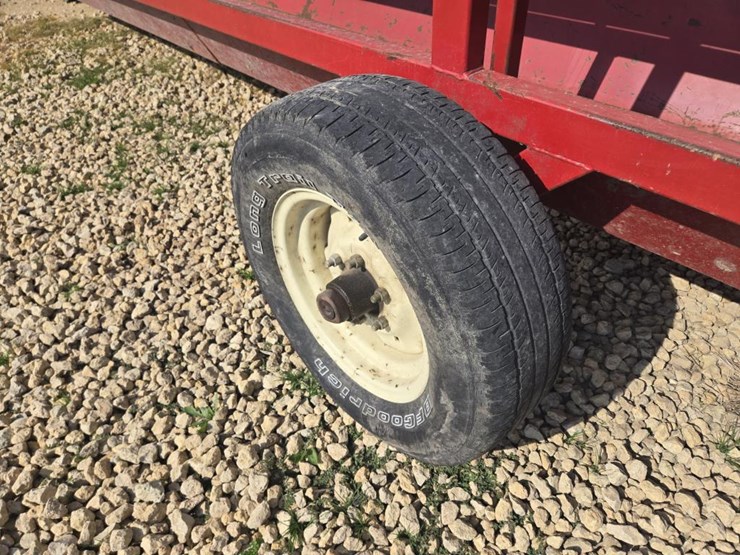 #5851-•-k-&-k-20'-feed-wagon-image-10