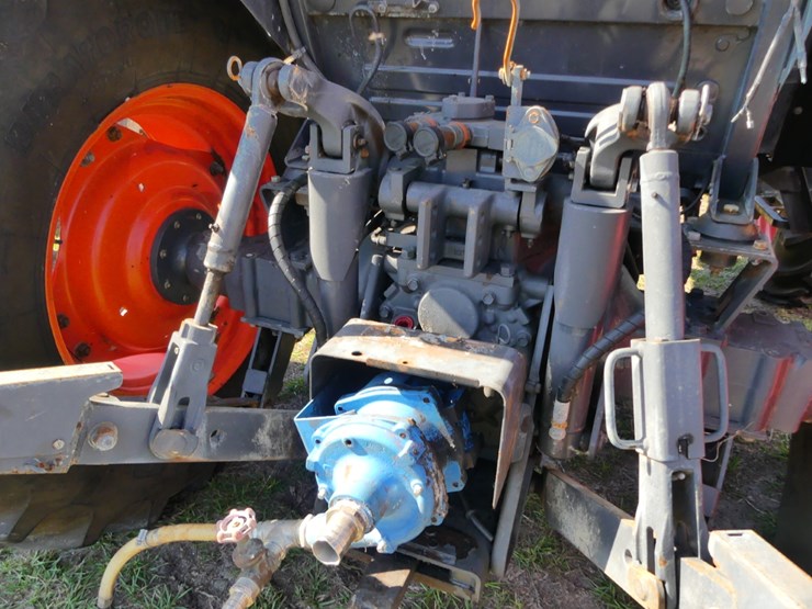 2014-kubota-m8560d-image-6