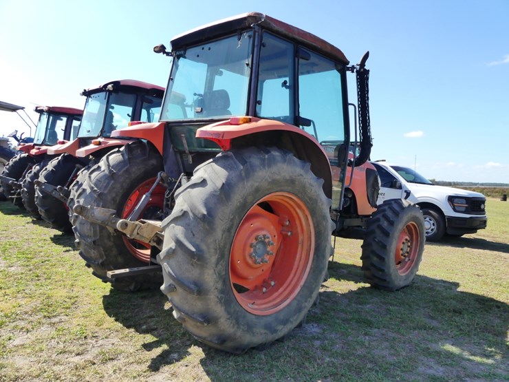 2009-kubota-m108s-image-3