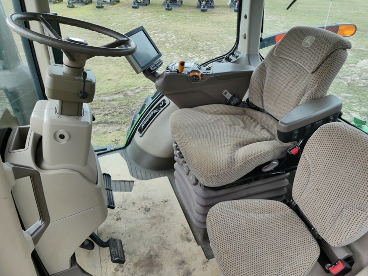 2018-john-deere-7230r-image-12