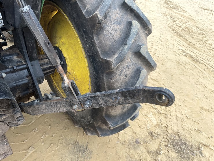 john-deere-3032e-image-27