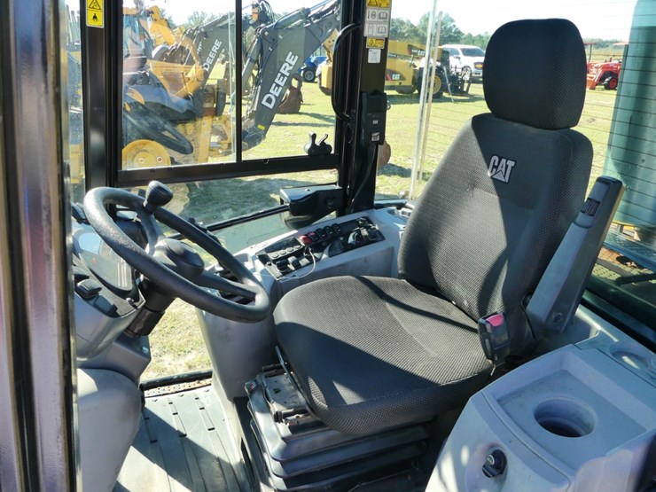 2018-caterpillar-906m-image-14