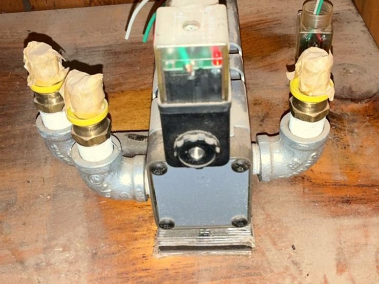 #752-•-bushings,-sprockets-and-miscellaneous-parts-image-24