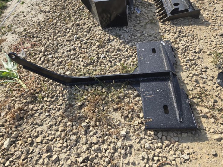 #5893-•-new-skid-steer-tree-boom-image-1