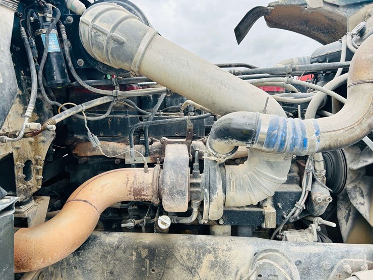 1999-freightliner-tri-axle-dump-truck-image-42