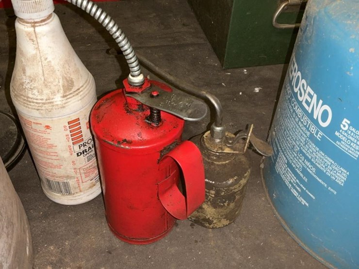 #769-•-oil-cans,-and-assorted-parts-image-4