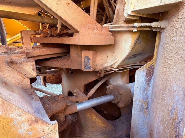 1982-caterpillar-988b-image-18