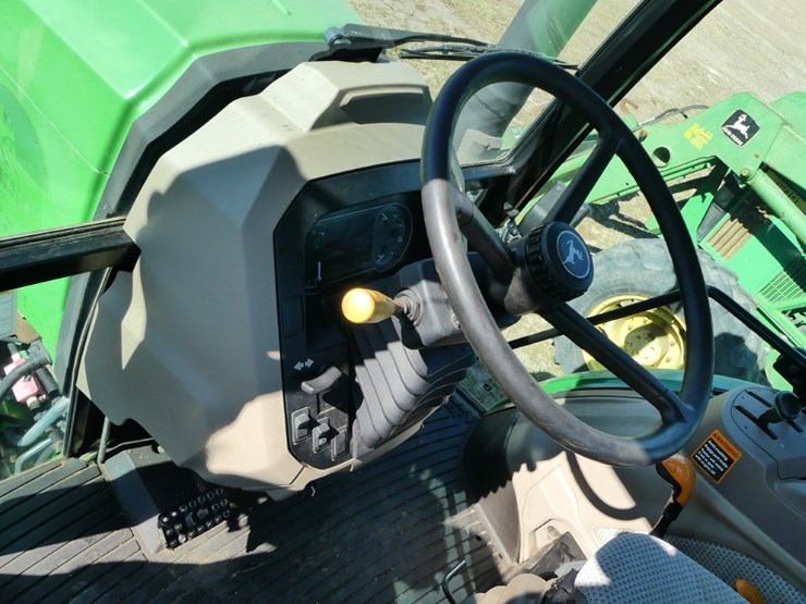 2017-john-deere-6120e-image-13