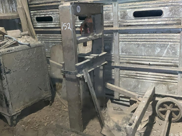 #152-•-shop-press-image-2