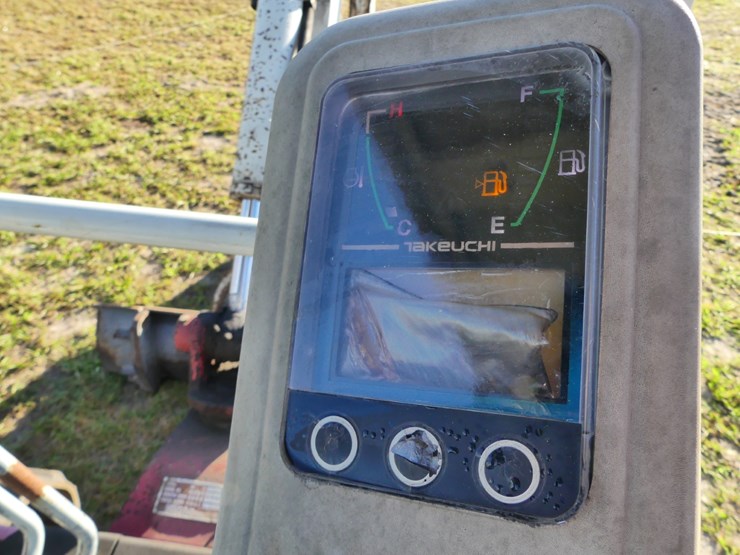 takeuchi-tb216-image-14