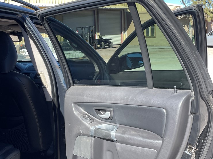 2010-volvo-xc90-image-83