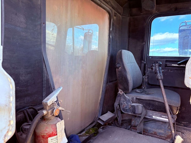 freightliner-t/a-water-truck-image-51