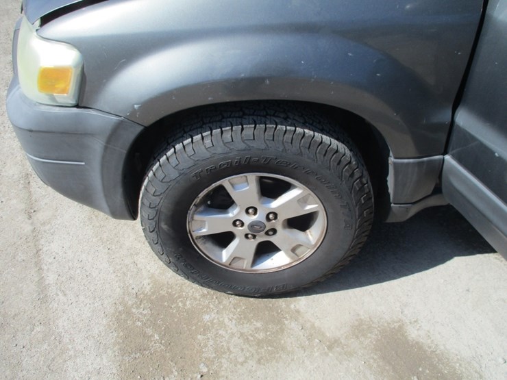 2005-ford-escape-xlt-image-16