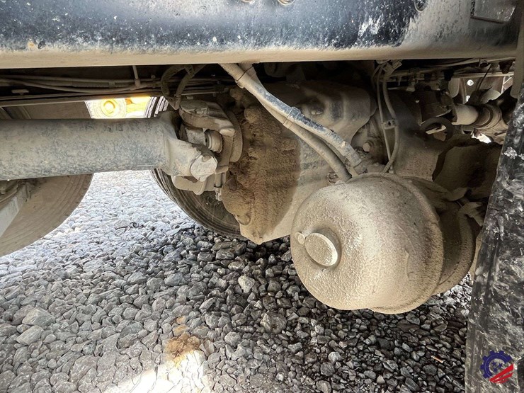 2020-freightliner-122sd-image-29