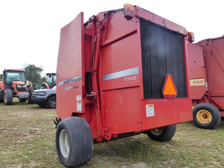 massey-ferguson-1745-image-4