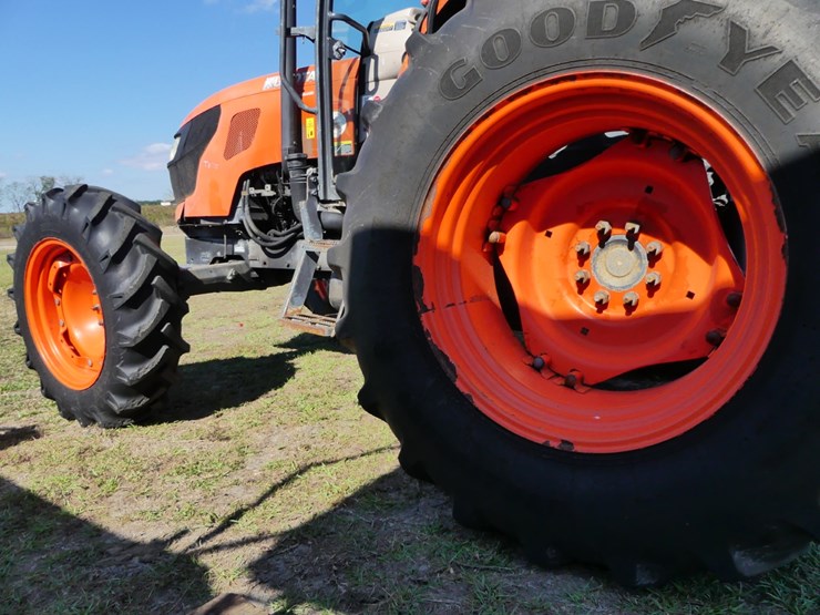 2014-kubota-m8560d-image-8