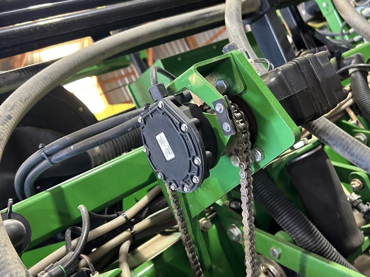 2014-john-deere-db60-image-14