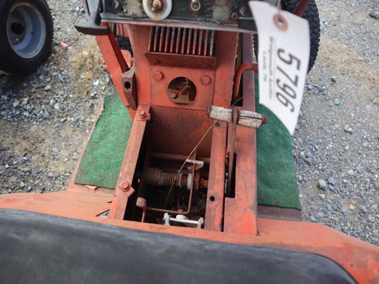 wheel-horse-lawn-&-garden-tractor-image-11