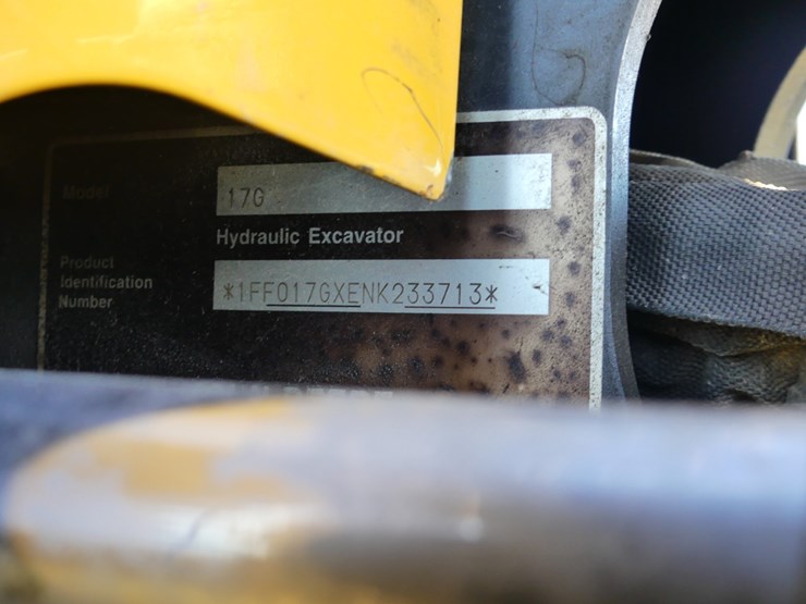 2023-deere-17g-image-18