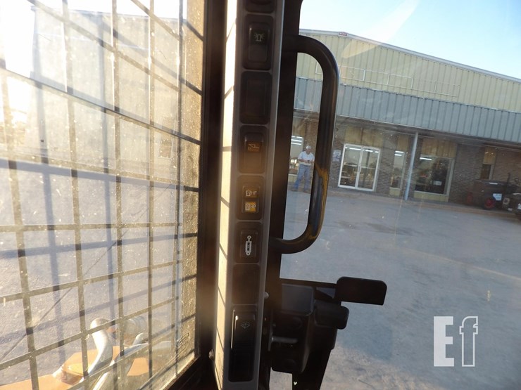 2019-case-tv450-image-22