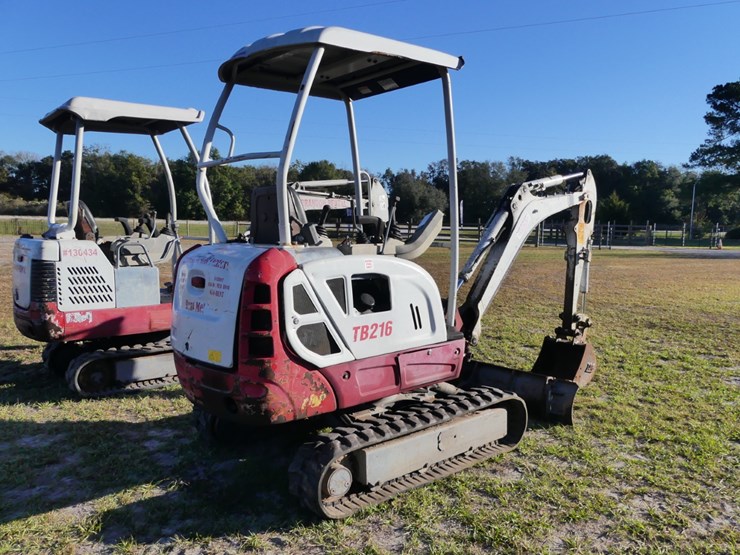 takeuchi-tb216-image-3