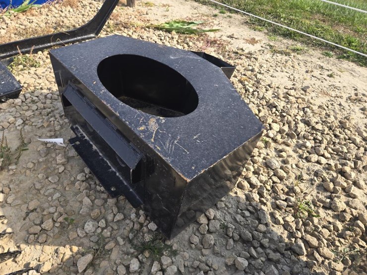 #5896-•-new-mini-skid-steer-universal-wheel-barrel-image-1