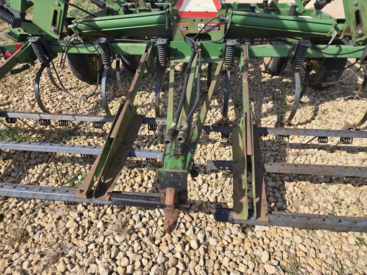 33-john-deere-33-image-13